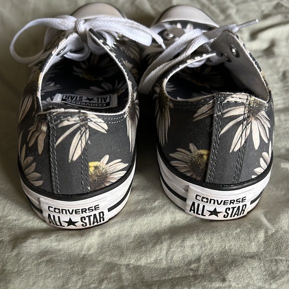 Flower converse - Picture 3 of 4